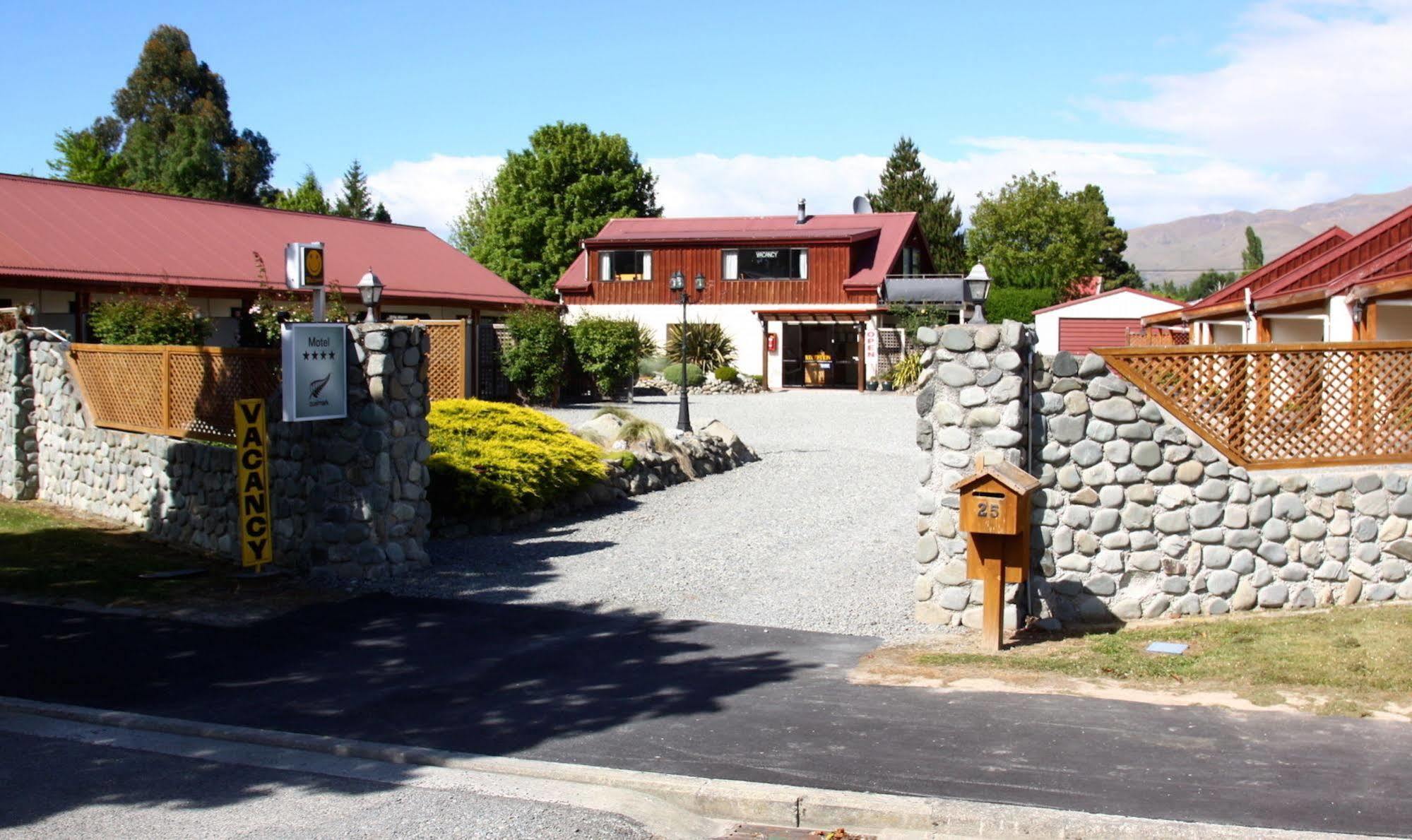 Pinewood Motels Fairlie Exterior foto
